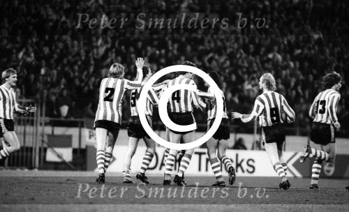 Eindhoven, 4 November 1981 PSV-Rapid Wien2-1 gewonnen en uitgeschakeld door 1-0 verlies in Wenen
 met o.a. Hallvar Thoresen, Piet Wildschut, Jan Poortvliet, Ernie Brandts, Huub Stevens, Ruud Geels en Rob Landsbergen
Foto Peter Smulders BV