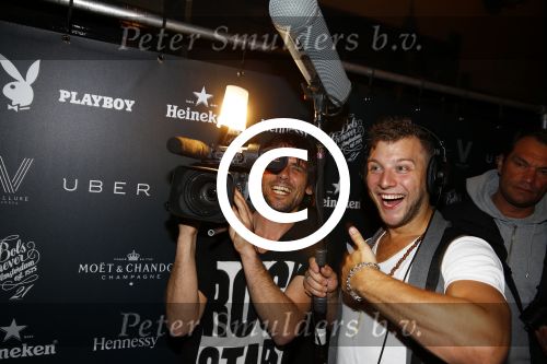 Amsterdam 3 oktober 2013
Feestje voor het 30 jarig bestaan van Playboy . Beertje v Beers arriveert met een nieuwe jaguar Cabrio en onthult het eerst nummer waar ze de cover siert. Jaap Hillhorst