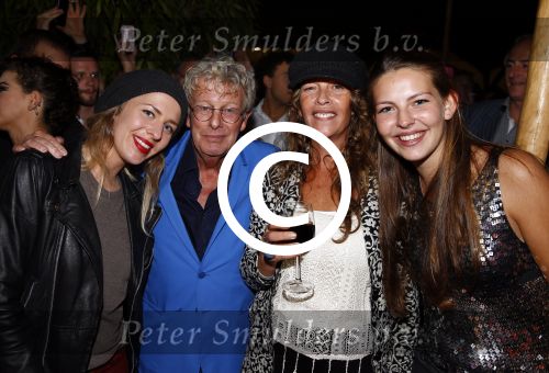 Naarden 23 september 2013
20 jarig bestaan van het Arsenaal van jan en Monique des Bouvrie.
Jan des Bouvrie met dochters Nicole en Bo