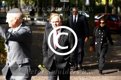 Laren 2 oktober 2013
Kerkdienst naar aanleiding van het overlijden van John de mol sr in de sint Jansbasiliek. Het was enorm druk met vrienden en familie.
Jan v Doorn