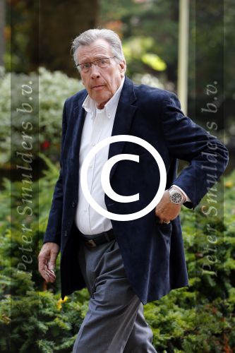 Laren 2 oktober 2013
Kerkdienst naar aanleiding van het overlijden van John de mol sr in de sint Jansbasiliek. Het was enorm druk met vrienden en familie.