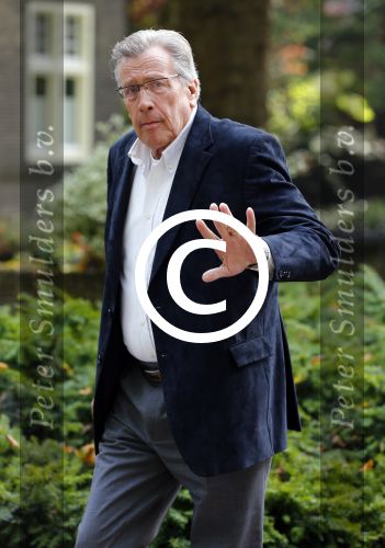 Laren 2 oktober 2013
Kerkdienst naar aanleiding van het overlijden van John de mol sr in de sint Jansbasiliek. Het was enorm druk met vrienden en familie.