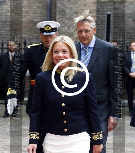 Den Haag 17 september 2013
Prinsjesdag op het binnenhof. JEANINE HENNIS-PLASSCHAERT met man
