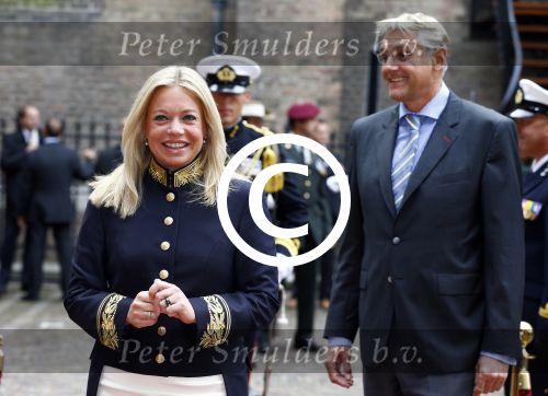 Den Haag 17 september 2013
Prinsjesdag op het binnenhof. JEANINE HENNIS-PLASSCHAERT met man
