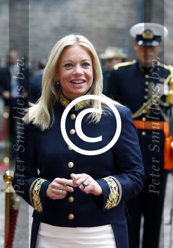 Den Haag 17 september 2013
Prinsjesdag op het binnenhof. JEANINE HENNIS-PLASSCHAERT met man