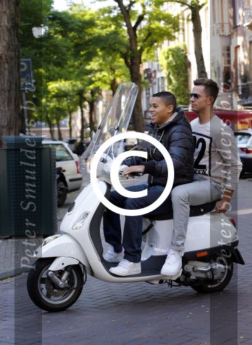 Amsterdam 30 september 2013
Jeffrey Wammes met vriend op vespa scooter.