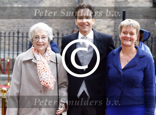 Den Haag 17 september 2013
Prinsjesdag op het binnenhof. Jeroen Dijsselbloem met moeder en vrouw