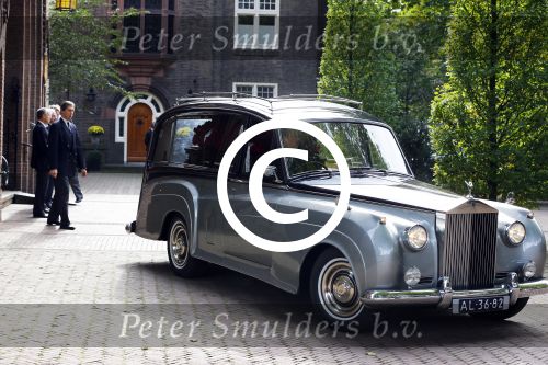 Laren 2 oktober 2013
Kerkdienst naar aanleiding van het overlijden van John de mol sr in de sint Jansbasiliek. Het was enorm druk met vrienden en familie.