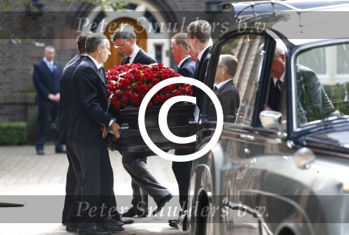 Laren 2 oktober 2013
Kerkdienst naar aanleiding van het overlijden van John de mol sr in de sint Jansbasiliek. Het was enorm druk met vrienden en familie.