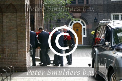 Laren 2 oktober 2013
Kerkdienst naar aanleiding van het overlijden van John de mol sr in de sint Jansbasiliek. Het was enorm druk met vrienden en familie.