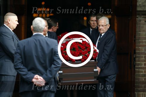 Laren 2 oktober 2013
Kerkdienst naar aanleiding van het overlijden van John de mol sr in de sint Jansbasiliek. Het was enorm druk met vrienden en familie.