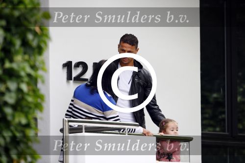 Hamburg 12 september 2013
Khalid Boulahrouz haalt zijn kinderen op bij Sabia en Rafal  v d Vaart en gaat met aupair naar de dierentuin in Hamburg.