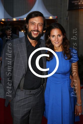 Utrecht 25 september 2013
Premiere hoe duur was de suiker op de utrechtse filmdagen in de schouwburg.
Kaja Wolfers met vriendin