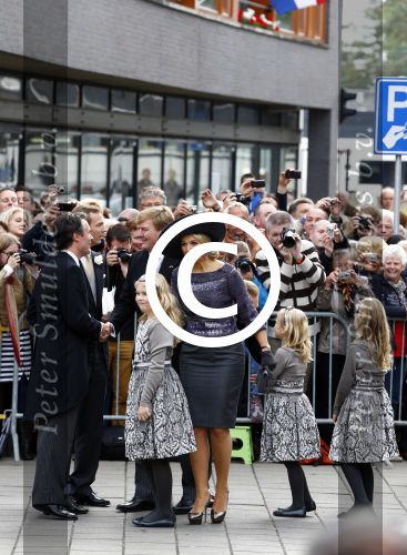 Apeldoorn 5 oktober 2013
Zijne Koninklijke Hoogheid Prins Jaime de Bourbon de Parme en Viktï¿½ria Cservenyï¿½k trouwen in de kerk onze lieve vrouwe ten hemelopneming in Apeldoorn. Koning Willem Alexander Koningin Maxima en de prinsessen Amalia Alexia en Ariane