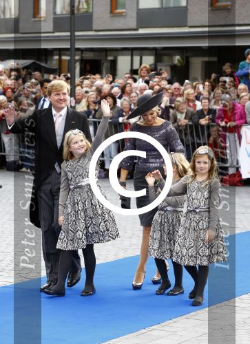 Apeldoorn 5 oktober 2013
Zijne Koninklijke Hoogheid Prins Jaime de Bourbon de Parme en Viktï¿½ria Cservenyï¿½k trouwen in de kerk onze lieve vrouwe ten hemelopneming in Apeldoorn. Koning Willem Alexander Koningin Maxima en de prinsessen Amalia Alexia en Ariane