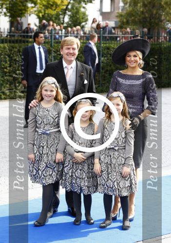 Apeldoorn 5 oktober 2013
Zijne Koninklijke Hoogheid Prins Jaime de Bourbon de Parme en Viktï¿½ria Cservenyï¿½k trouwen in de kerk onze lieve vrouwe ten hemelopneming in Apeldoorn. Koning Willem Alexander Koningin Maxima en de prinsessen Amalia Alexia en Ariane