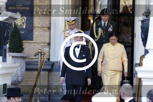 Amsterdam, 29 April 2013
Vertrek Kon. familie vanuit Paleis op de Dam naar het diner in het Rijksmuseum
Kroonprins Maha Vajiralongkorn en prinses Maha Chakri Sirindhorn van Thailand
Foto Peter Smulders BV