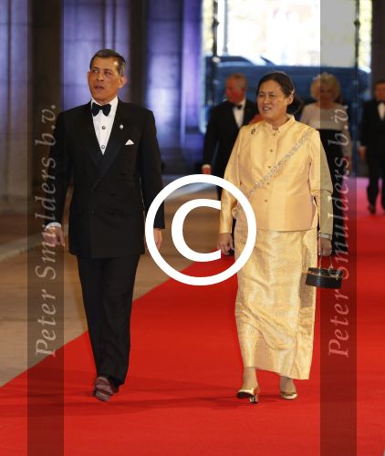 Amsterdam, 29 April 2013
Vertrek Kon. familie vanuit Paleis op de Dam naar het diner in het Rijksmuseum
Kroonprins Maha Vajiralongkorn en prinses Maha Chakri Sirindhorn van Thailand
Foto Peter Smulders BV