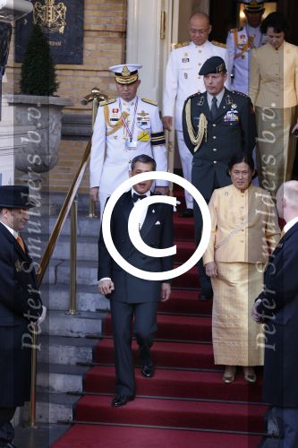 Amsterdam, 29 April 2013
Vertrek Kon. familie vanuit Paleis op de Dam naar het diner in het Rijksmuseum
Kroonprins Maha Vajiralongkorn en prinses Maha Chakri Sirindhorn van Thailand
Foto Peter Smulders BV
