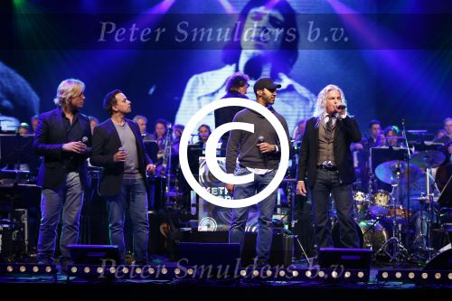 Hilversum 15 oktober 2013
Artiesten treden in studio 21 op met het metropole orkest. LA the Voices