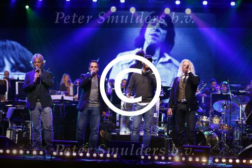 Hilversum 15 oktober 2013
Artiesten treden in studio 21 op met het metropole orkest. LA the Voices