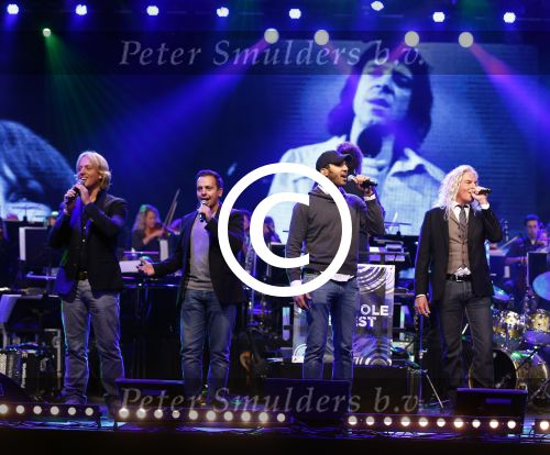Hilversum 15 oktober 2013
Artiesten treden in studio 21 op met het metropole orkest. LA the Voices
