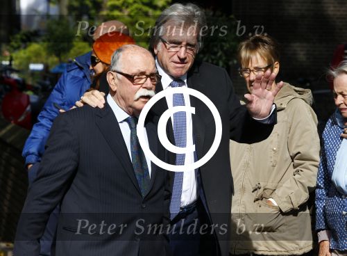 Laren 2 oktober 2013
Kerkdienst naar aanleiding van het overlijden van John de mol sr in de sint Jansbasiliek. Het was enorm druk met vrienden en familie.