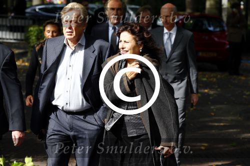 Laren 2 oktober 2013
Kerkdienst naar aanleiding van het overlijden van John de mol sr in de sint Jansbasiliek. Het was enorm druk met vrienden en familie.