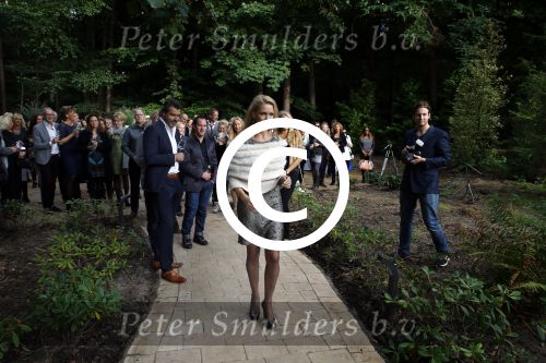 Hilversum 4 oktober 2013
Opening schoonheidsinstituut Gooische Rimpels door Tanja Jess. Lidy Knigge is de eigenaresse.