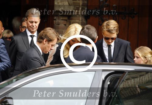 Laren 2 oktober 2013
Kerkdienst naar aanleiding van het overlijden van John de mol sr in de sint Jansbasiliek. Het was enorm druk met vrienden en familie.