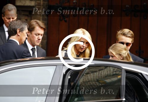 Laren 2 oktober 2013
Kerkdienst naar aanleiding van het overlijden van John de mol sr in de sint Jansbasiliek. Het was enorm druk met vrienden en familie.