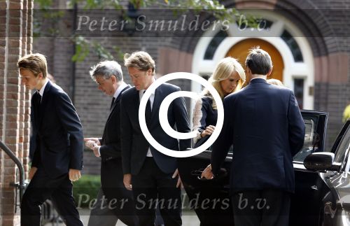 Laren 2 oktober 2013
Kerkdienst naar aanleiding van het overlijden van John de mol sr in de sint Jansbasiliek. Het was enorm druk met vrienden en familie.