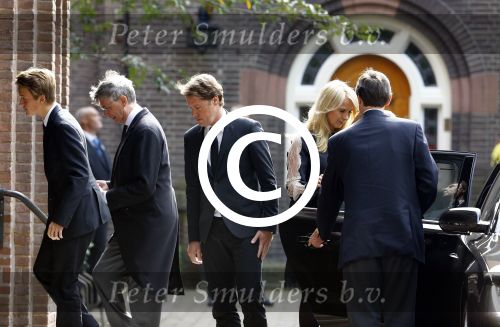 Laren 2 oktober 2013
Kerkdienst naar aanleiding van het overlijden van John de mol sr in de sint Jansbasiliek. Het was enorm druk met vrienden en familie.