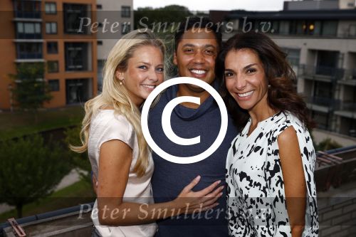 Amsterdam 1 september 2013
Ruud Gullit viert zijn verjaardag thuis met zijn moeder zijn vriendin Maggie Jiminez en zijn kinderen Felicity Jermaine Joelle en Maxim