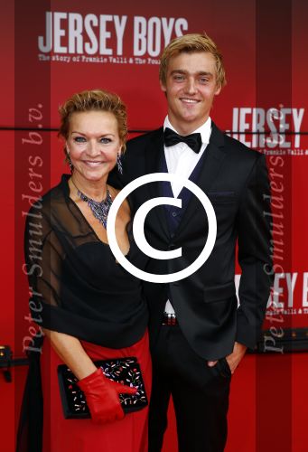 Utrecht 22 september 2013
Premiere Jearsey Boys in het beatrix theater. Mariska v kolck met zoon
Peter Smulders bv