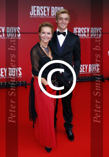 Utrecht 22 september 2013
Premiere Jearsey Boys in het beatrix theater. Mariska v kolck met zoon
Peter Smulders bv