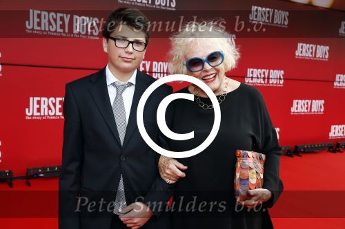 Utrecht 22 september 2013
Premiere Jearsey Boys in het beatrix theater. marjan Berk met kleinzoon
Peter Smulders bv