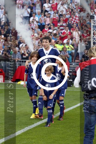 Eindhoven, 19 juli 2013
Afscheidswedstrijd van Mark v Bommel in het psv stadion. 
Mark v Bommel
Peter Smulders bv