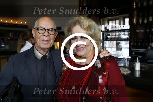 Amsterdam 21 september 2013
Gouden eeuw award bij cafe de Waag.
Marte Roling met Hans v manen