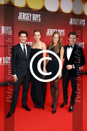 Utrecht 22 september 2013
Premiere Jearsey Boys in het beatrix theater. sander en Martijn Lusink met vriendinnen
Peter Smulders bv