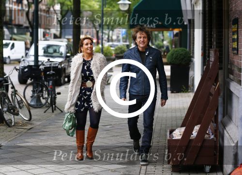 Amsterdam 14 oktober 2013
Nada v Nie met haar nieuwe vriend Frank Bakker op de cornelis schuytstraat
