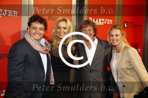 Amsterdam 7 oktober 2013
Premiere Baantjer in het nieuwe de la mar theater. Marcel Schimscheimer met vriendin en Natasja en Rene Froger