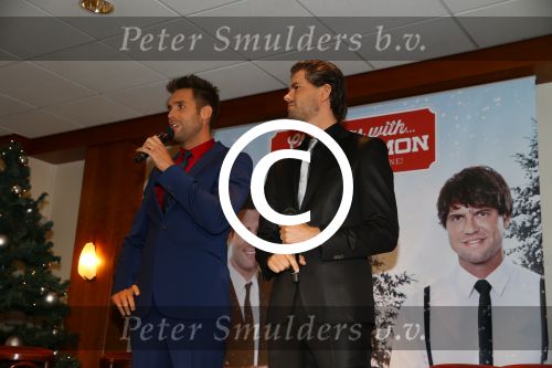 Hilversum, 17 September 2013
Nick en Simon vertellen over de plannen van hun Kerstmisalbum
Nick Schilder zingt een duet met Katie Melua, Simon Keizer met Sandra v Niewland en ook de belgische zangeres Barbara DEX doet mee.
Foto Peter Smulders BV
