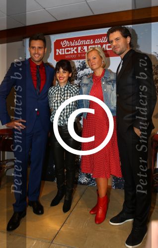 Hilversum, 17 September 2013
Nick en Simon vertellen over de plannen van hun Kerstmisalbum
Nick Schilder zingt een duet met Katie Melua, Simon Keizer met Sandra v Niewland en ook de belgische zangeres Barbara DEX doet mee.
Foto Peter Smulders BV