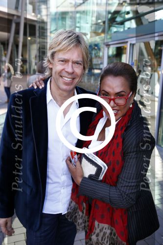 Amsterdam  29 september 2013
Premiere sinterklaas en de pepernoten chaos in pathe arena. Patty Brard met Antoine en vrienden