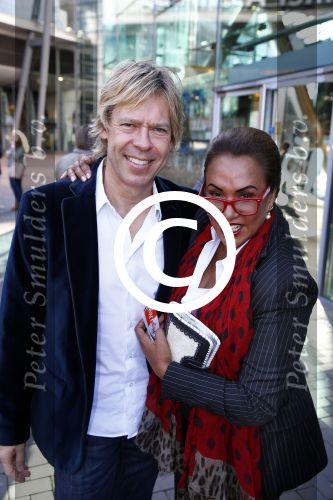 Amsterdam  29 september 2013
Premiere sinterklaas en de pepernoten chaos in pathe arena. Patty Brard met Antoine en vrienden
