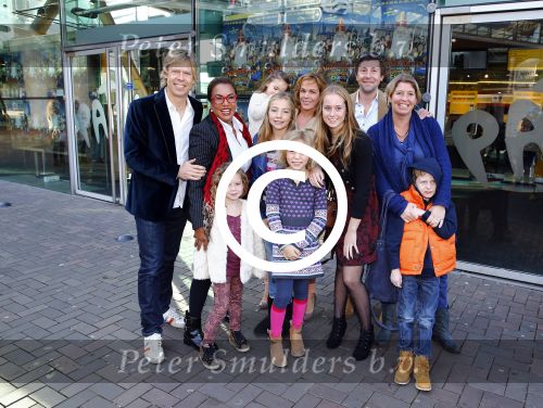 Amsterdam  29 september 2013
Premiere sinterklaas en de pepernoten chaos in pathe arena. Patty Brard met Antoine en vrienden