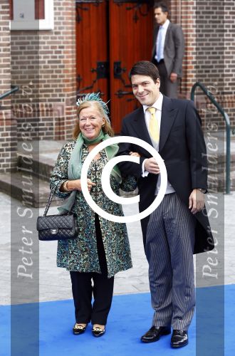 Apeldoorn 5 oktober 2013
Zijne Koninklijke Hoogheid Prins Jaime de Bourbon de Parme en Viktï¿½ria Cservenyï¿½k trouwen in de kerk onze lieve vrouwe ten hemelopneming in Apeldoorn. Prinses Christina met zoon Prins Bernardo