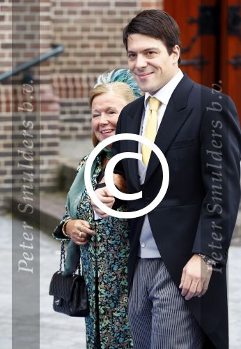 Apeldoorn 5 oktober 2013
Zijne Koninklijke Hoogheid Prins Jaime de Bourbon de Parme en Viktï¿½ria Cservenyï¿½k trouwen in de kerk onze lieve vrouwe ten hemelopneming in Apeldoorn. Prinses Christina met zoon Prins Bernardo