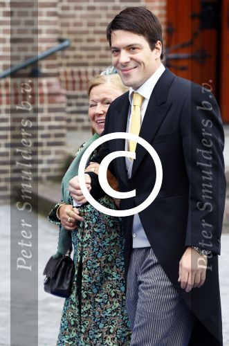 Apeldoorn 5 oktober 2013
Zijne Koninklijke Hoogheid Prins Jaime de Bourbon de Parme en Viktï¿½ria Cservenyï¿½k trouwen in de kerk onze lieve vrouwe ten hemelopneming in Apeldoorn. Prinses Christina met zoon Prins Bernardo
